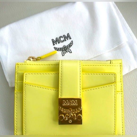 NWT MCM Patricia Zip Card Case, Wallet Yellow With Gold logo - Picture 1 of 4